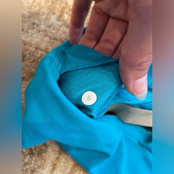Lululemon aqua blue tank size 8 - Picture 8 of 9